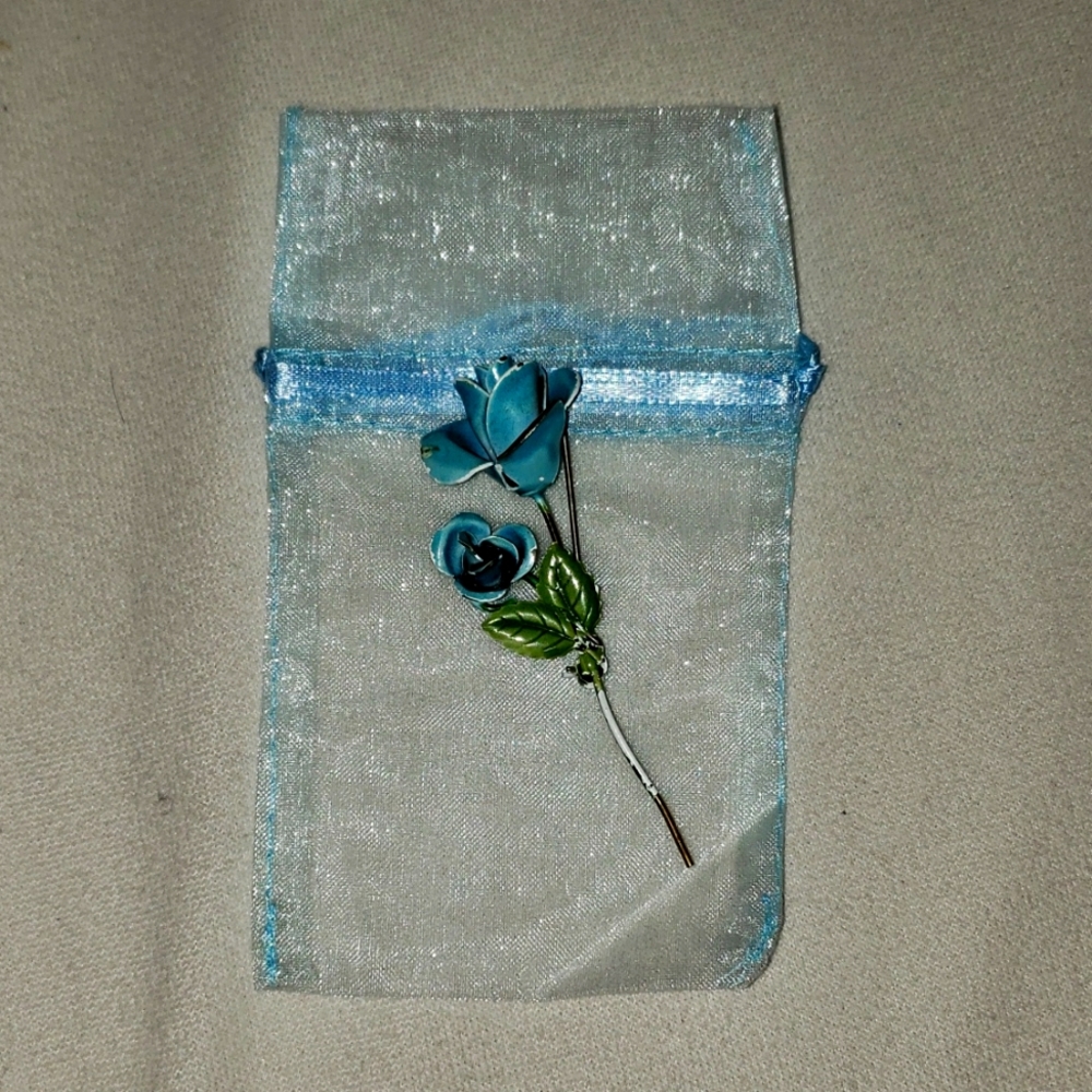 Vintage blue flower pin